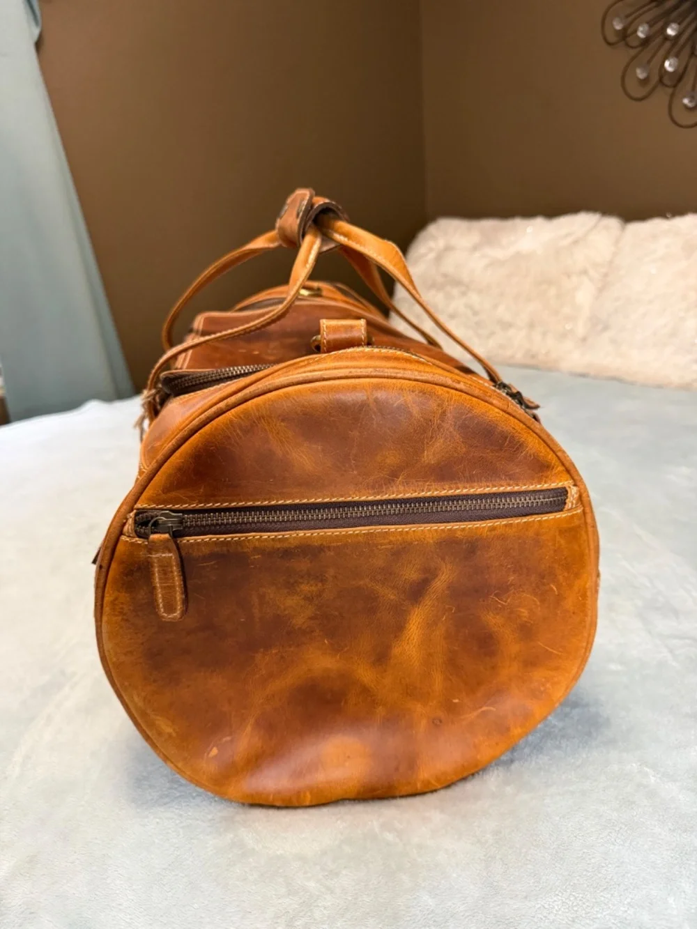 Aaron Leather Goods travel style
